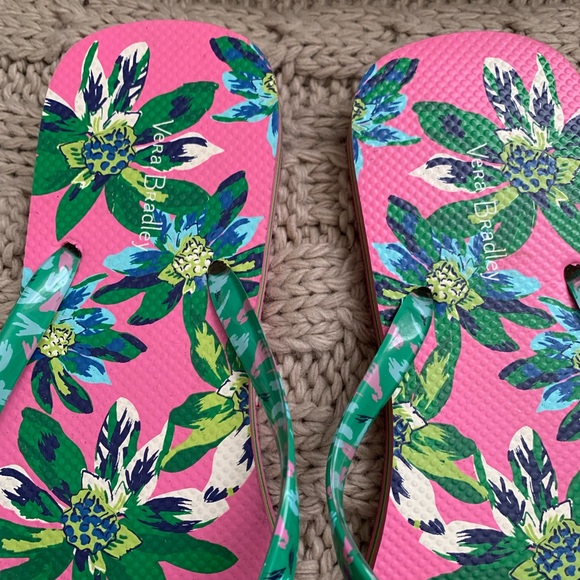 Vera Bradley pink blue and green flip flops - Picture 2 of 3